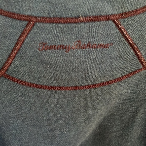 Tommy Bahamas reversible heavy weight 1/4 zip sweater in faded maroon & blue - Picture 2 of 9